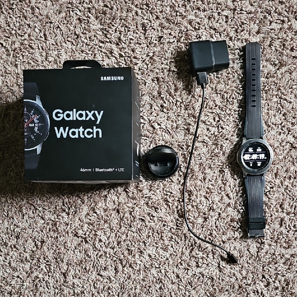 Samsung Galaxy Watch with Charger
